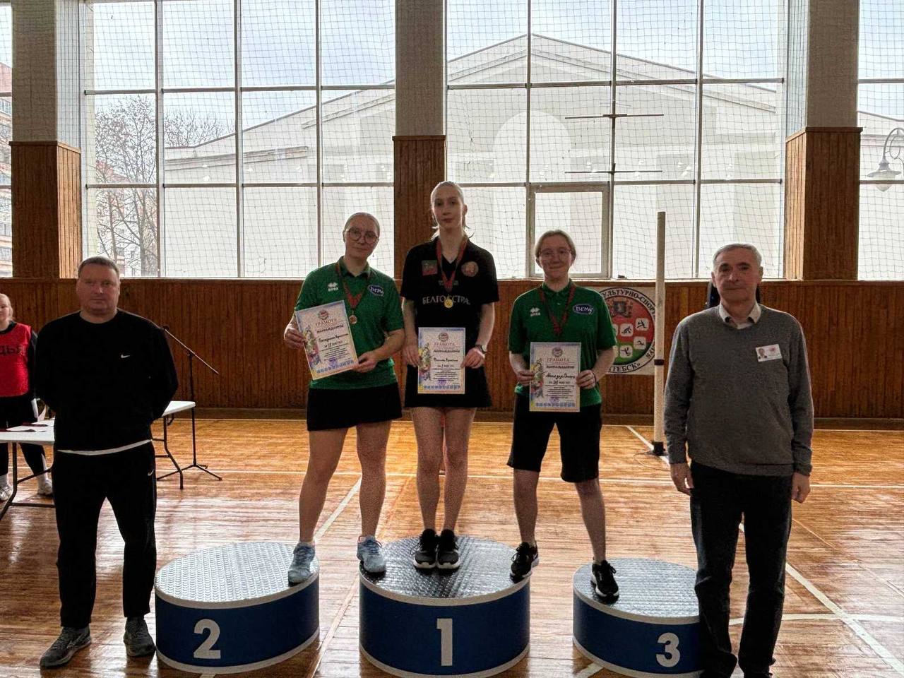 photo_5235962727996527017_y